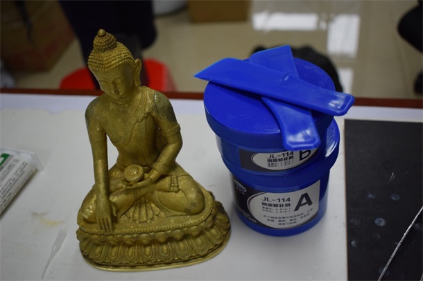 佛像的修補(bǔ)膠水