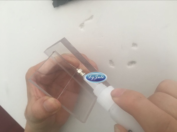 使用聚力牌粘有機(jī)玻璃塑料膠水