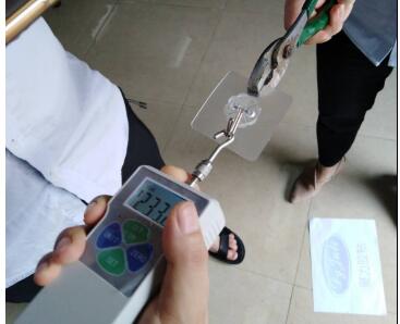 PC透明掛鉤用什么膠水粘？找塑料UV膠水廠家-聚力膠粘