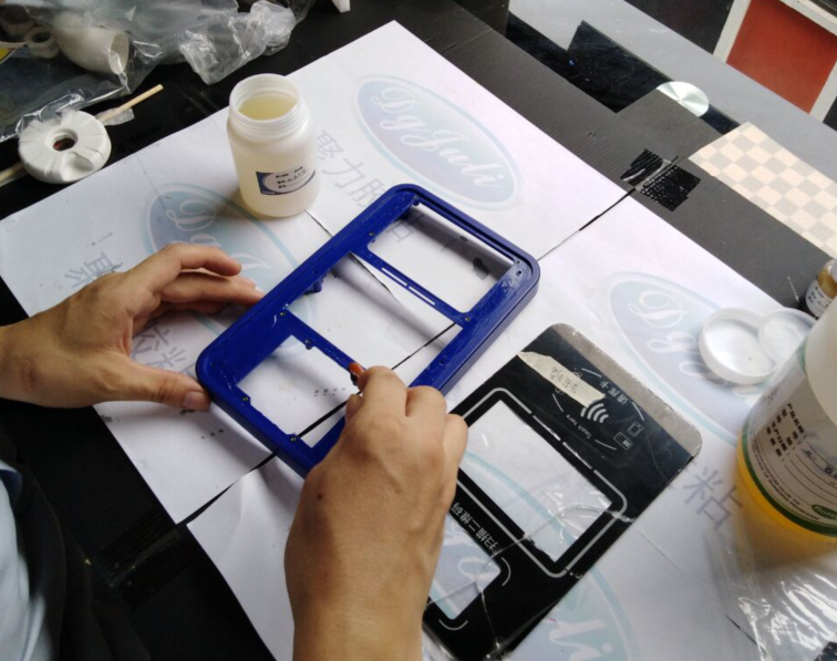 能刷卡機面板膠水