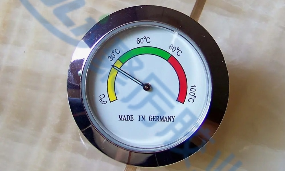 玻璃UV膠源頭廠家，專為儀器儀表研發(fā)生產(chǎn)，免費(fèi)領(lǐng)取膠水樣品