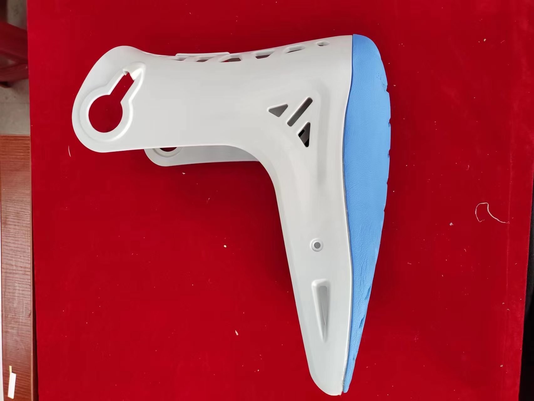 PP專用膠水，PP和EVA材質(zhì)康復(fù)鞋楦粘接膠水的選擇-聚力膠粘