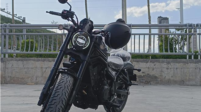 聚力膠粘劑,給機(jī)車舒適穩(wěn)定的控制體驗(yàn)